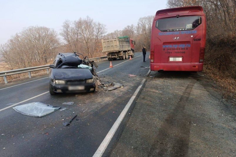 Пассажирский автобус "Находка - Владивосток" попал в смертельное лобовое ДТП УМВД РФ по Приморскому краю