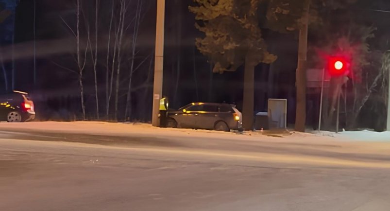 В Ангарске кроссовер протаранил опору ЛЭП тг-канал (18+) ДТП 38RUS