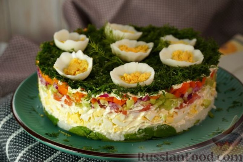 Слоёный салат "Цветочная поляна" с рисом и рыбой russianfood.com
