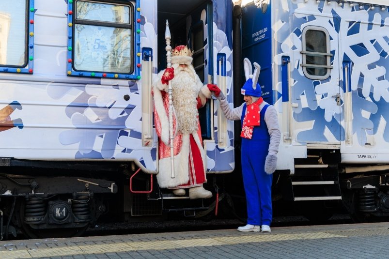 Поезд Деда Мороза прибыл в Благовещенск PrimaMedia