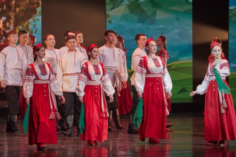 Традиционный костюм предоставлено Забайкальским краевых художественным музеем