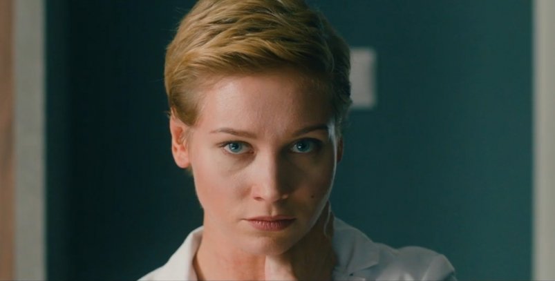 Кристина Асмус будет бороться за жизни пациентов в сериале "Склиф" кадр из сериала (18+)