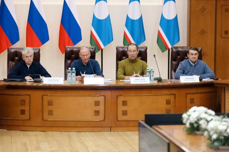 Николай Патрушев провел в Якутске совещание по вопросам грузоперевозок Андрей Сорокин, ЯСИА