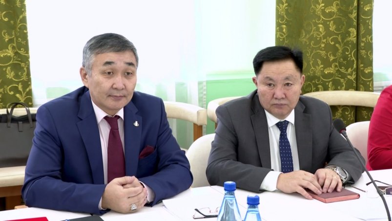 Встреча губернатора с новым консулом Монголии Скриншот из видео тг-канала (18+) губернатора