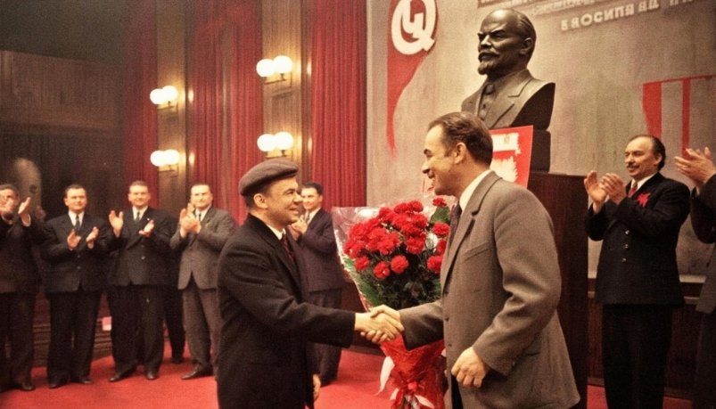 В СССР ваш мозг признали бы национальным сокровищем, если возьмете 9 баллов - ТЕСТ ИИ Kandinsky (18+)