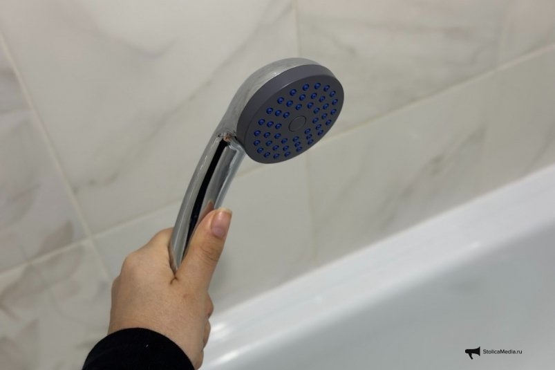 Лейка душа засияет как новая: клинеры замачивают ее в простом растворе - эффект потрясает ИА StolicaMedia