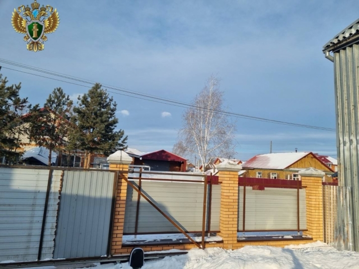 Забудьте про рыжие подтёки под металлическим забором. Это простая вещь убережёт ваше имущество от ржавчины ДВ транспортная прокуратура