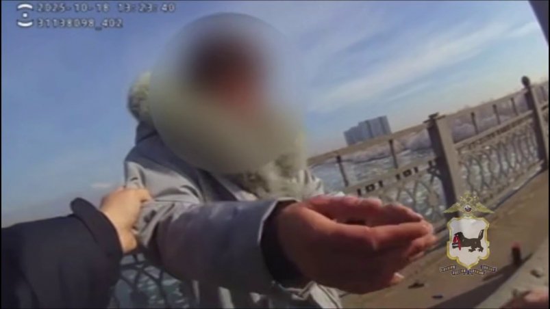 Полицейские спасли женщину от необдуманного поступка на мосту в Иркутске Пресс-служба ГУ МВД России по Иркутской области