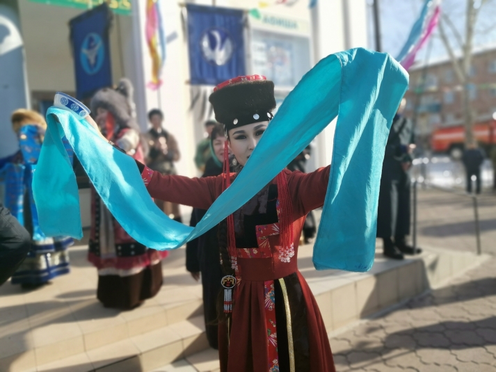 Женщина с платком Кирилл Роткин, ИА Irkutskmedia