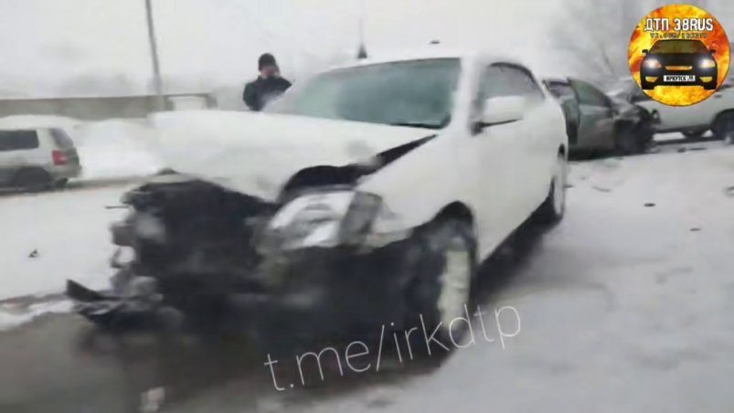 Жесткое ДТП с участием трех авто Тг-канал "ДТП38" (18+)