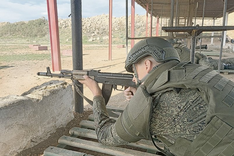 Матрос на огневом рубеже Виктор Воронов