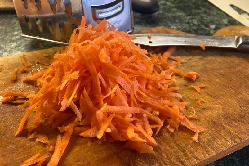 Всего-то полкило моркови и луковица, а гости в восторге просят добавки — дешевый гарнир не хуже ресторанного блюда ИА SevastopolMedia.ru