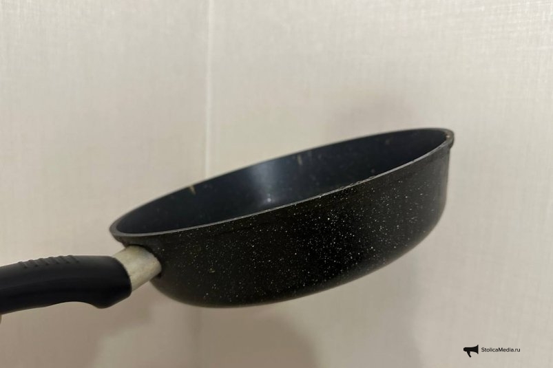 Как легко убрать 20-летний нагар со сковородки: готовим дома чистящую смесь ИА StolicaMedia
