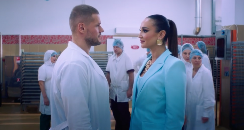 Ольга Бузова будет спасать пельменный завод в комедии "Равиоли Оли" кадр из фильма (16+)