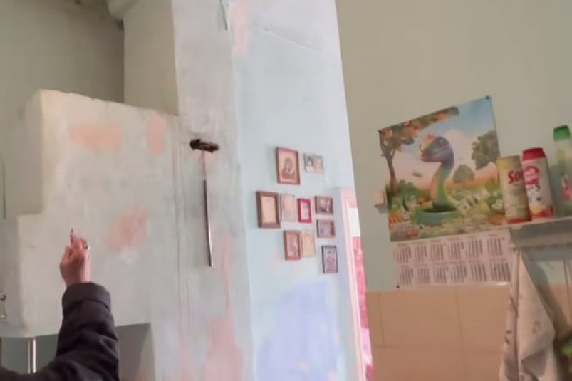 Пенсионерка просит переселить её из непригодного для жизни жилья Народный фронт Бурятии