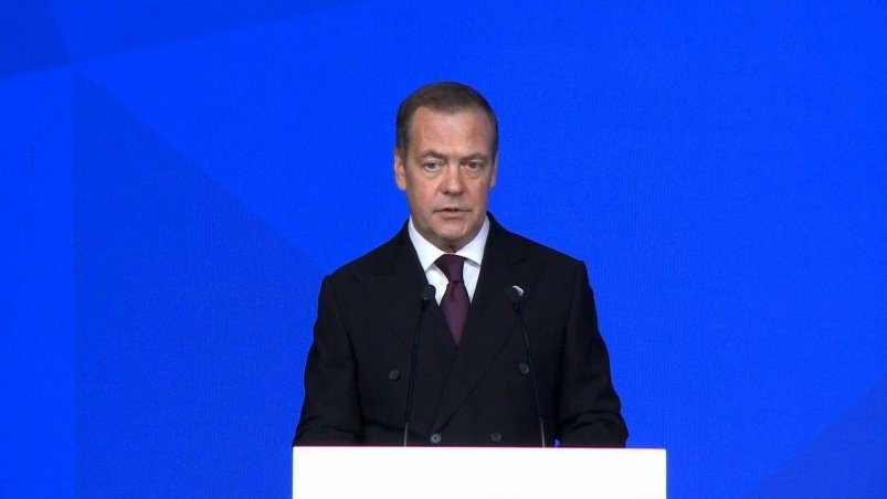 Дмитрий Медведев: Большинство участников СВО, которые стали депутатами ЕР, работают на муниципальном уровне "Единая Россия", ER.RU