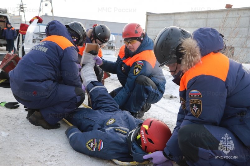 В Магадане прошли учения по ликвидации последствий ДТП ГУ МЧС России по Магаданской области