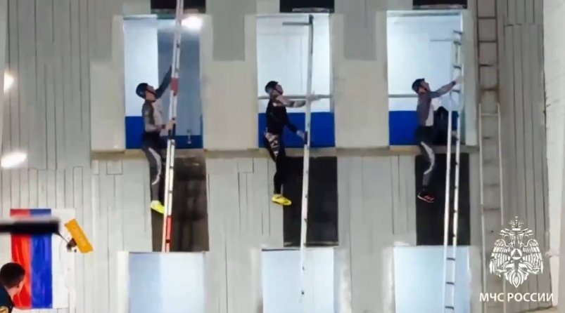 В Ангарске огнеборцы посоревновались в пожарно-спасательном спорте МЧС по Иркутской области