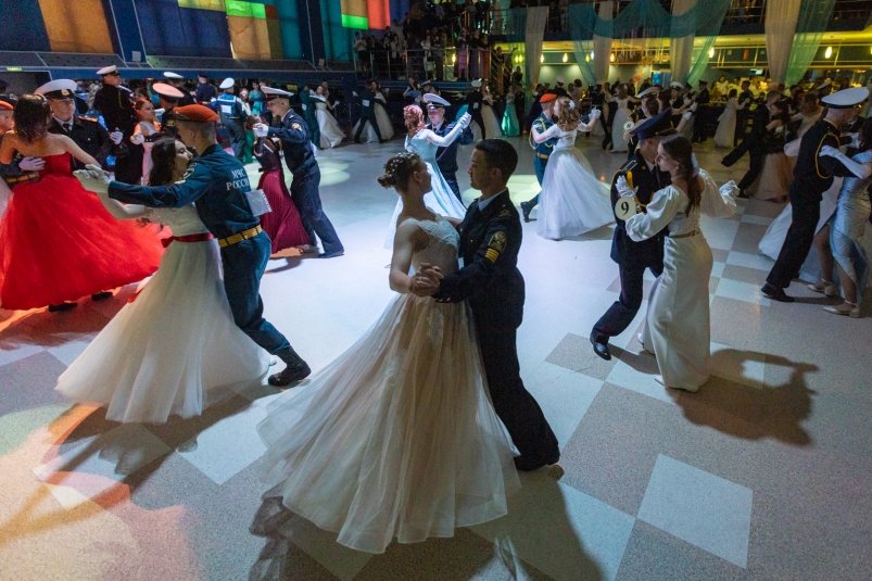 Курсантский бал Дмитрий Осипчук, ИА PrimaMedia.ru