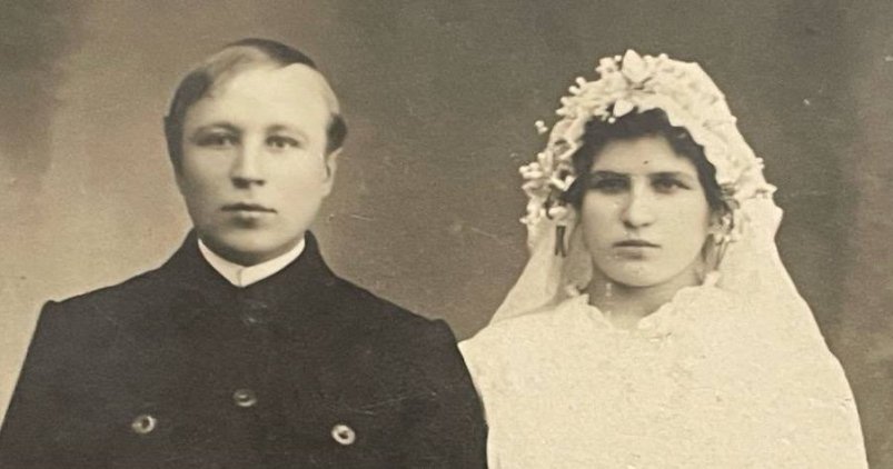 Жаждущий молодости и любви отставной солдат обманул невесту и ее родителей Благовещенская фотостудия Мигива, 1919 год (из фондов Первого неокраеведческого архива)