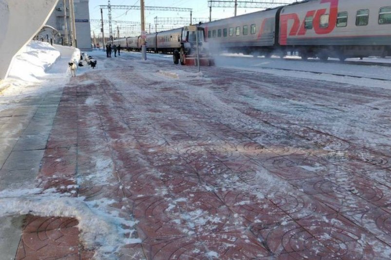 Пассажирские платформы в Ерофее Павловиче очистили от снега после вмешательства прокуратуры Восточно-Сибирская транспортная прокуратура