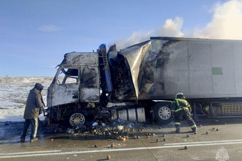 Возгорание большегруза пресс-службы ГУ МЧС России по Забайкалью