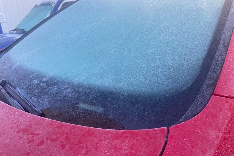 200 мл на лобовое - и лед на стеклах тает за 10 секунд: как избавиться от наледи без скребка ИА StolicaMedia