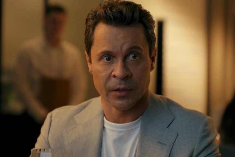 Павел Деревянко Стоп-кадр из сериала "Беспринципные" (18+)