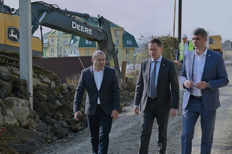 Работы по укреплению оползневого склона в Сочи завершат к весне 2026 года Пресс-служба администрации Сочи