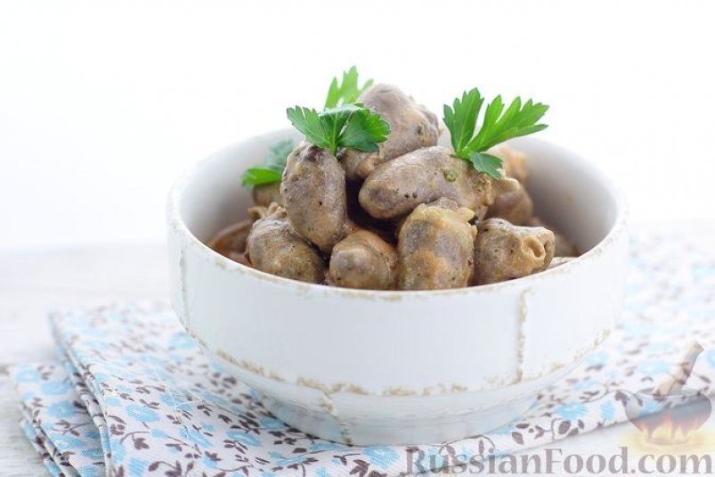 Нежные куриные сердечки в сливочно-томатном соусе за 1 час: из скромного — в изысканное russianfood.com