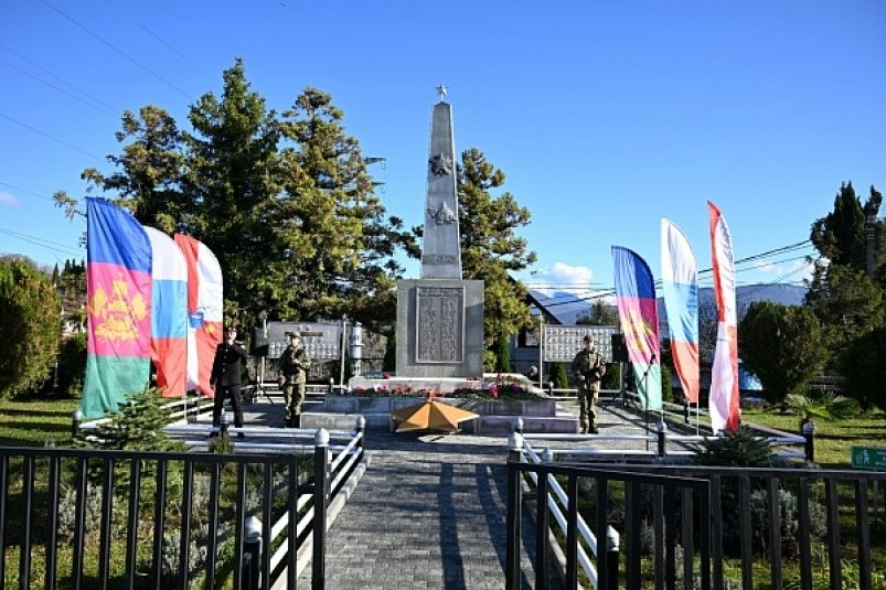 В Сочи ко Дню Неизвестного Солдата обновили памятник в селе Красная Воля Пресс-служба администрации Сочи