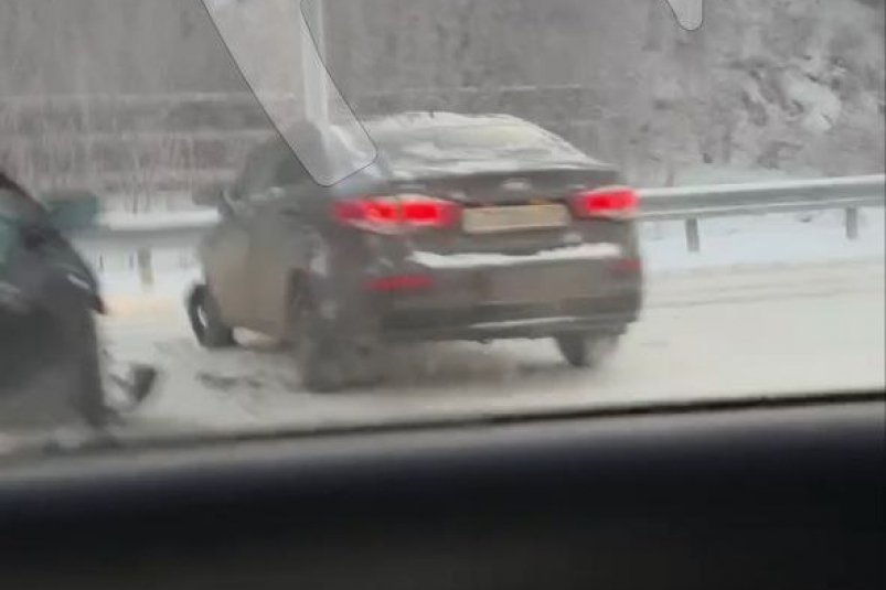 Три иномарки попали в ДТП на Академическом мосту в Иркутске ИА IrkutskMedia