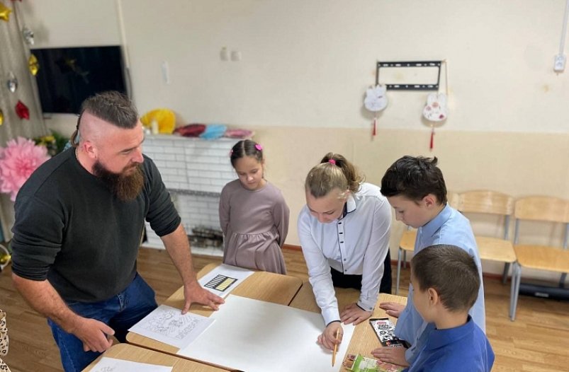 Игорь Шварёв, воспитатель находкинского социально-реабилитационного центра "Альбатрос" Сайт Правительство Приморского края