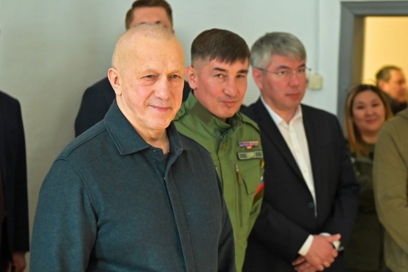 В Улан-Удэ Трутнев осмотрел центр "ВОИН" и пообщался с курсантами пресс-служба правительства Бурятии