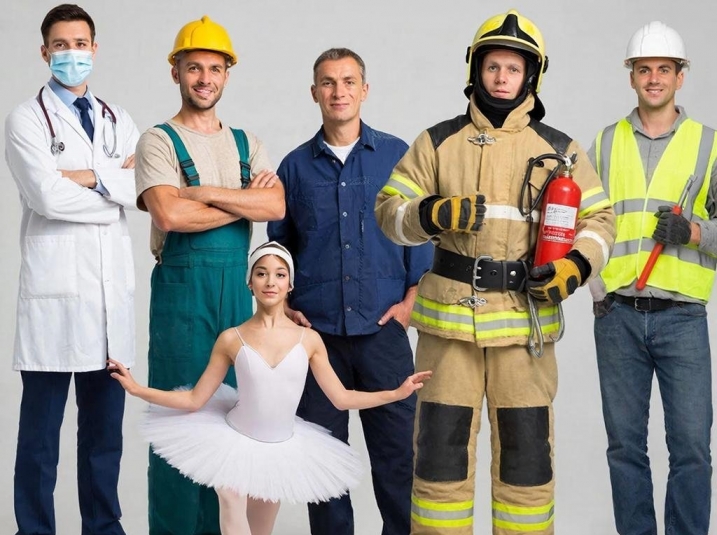 Гоголь мог бы вами гордиться: угадайте профессию человека по говорящей фамилии ИИ GigaChat (18+)