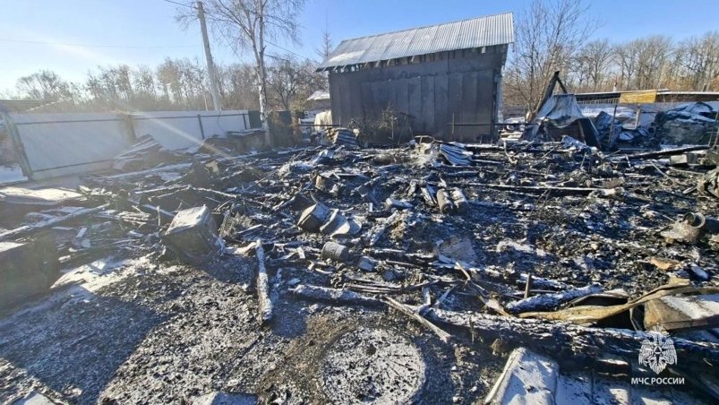 Предположительно короткое замыкание оставило без крова семью в селе Ильинка Предоставлено пресс-службой ГУ МЧС России по Хабаровскому краю