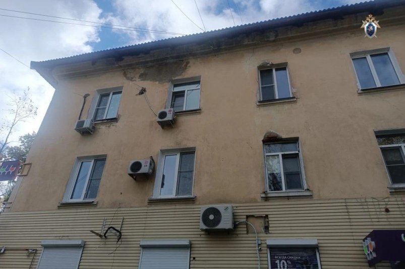 Замдиректора управляющей компании будут судить за упавшую с крыши на хабаровчанку наледь СУ СК РФ по Хабаровскому краю и ЕАО