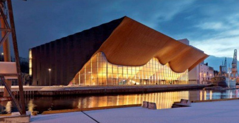 Жителям Хабаровского края предлагают снова выбрать облик новой Музкомедии Министерство культуры Хабаровского края