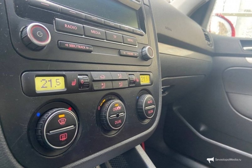 Хитрые водители нашли новый способ прогрева автомобиля зимой - тепло за 2 минуты ИА SevastopolMedia