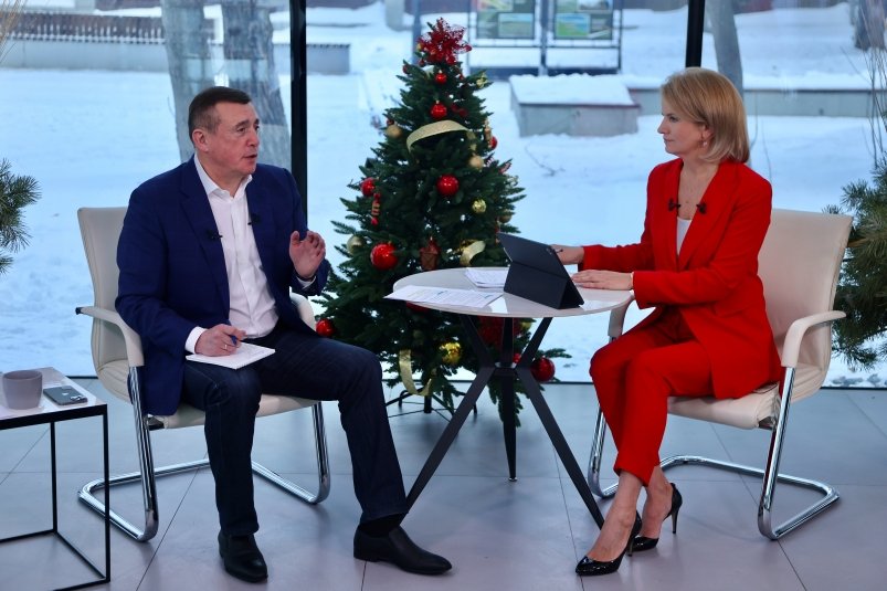 Прямая линия с Валерием Лимаренко пресс-служба правительства Сахалинской области