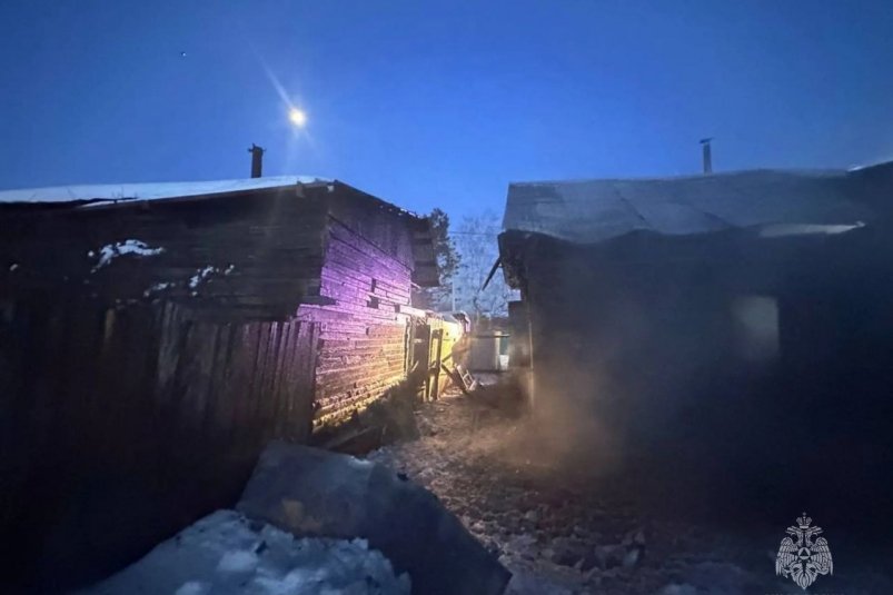 В Свободном пожар унес две жизни - предварительно, возгорание произошло из-за аварийной электросети ГУ МЧС России по Амурской области