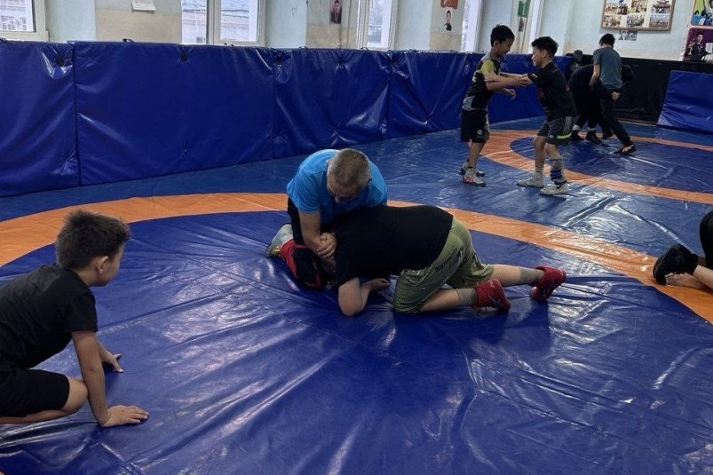 Победители программы "Земский тренер" уже приступили к занятиям с детьми в сёлах республики. минспорт Бурятии