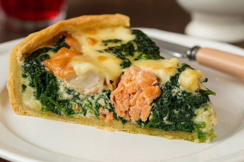 "Киш с лососем и шпинатом" Chat GPT