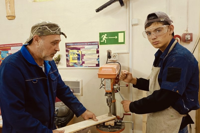 В центре "Альбатрос" открылись столярная и гончарная мастерские ИА "Город N"