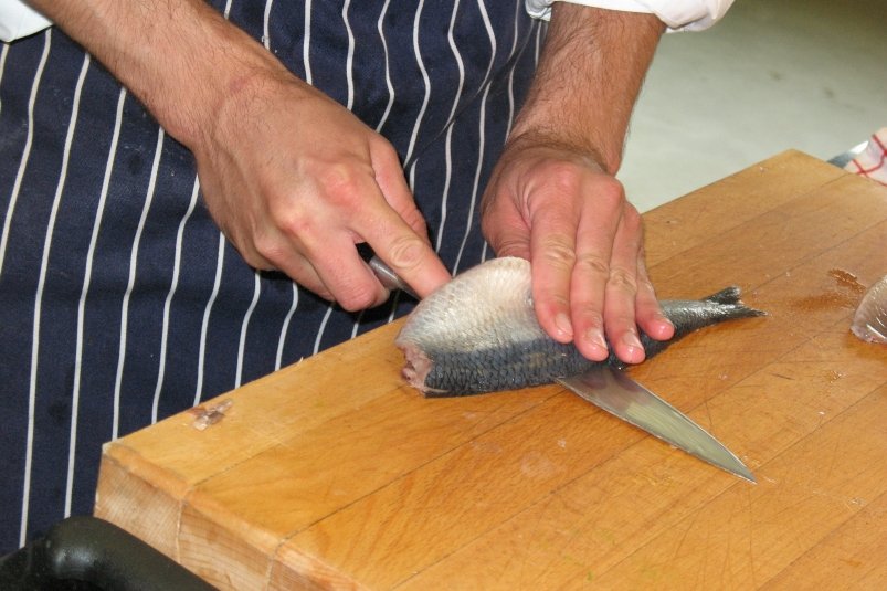 Селедку чищу за 2 минуты: необычный японский способ - на выходе филе без мороки pxhere.com