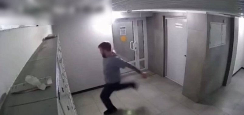 Мужчина оторвал батарею в одной из многоэтажек Иркутска Пресс-служба ГУ МВД России по Иркутской области