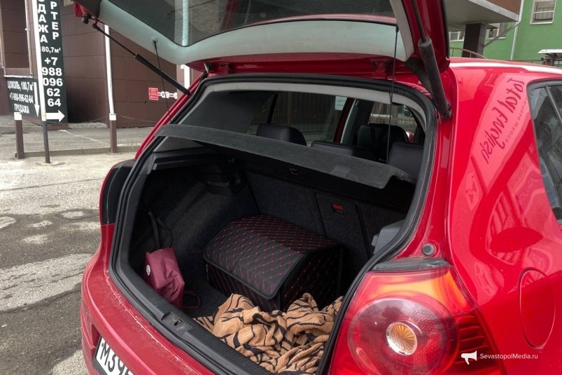 99% водителей не знают: для чего в багажнике есть этот скрытый тросик - лайфхак на зиму ИА SevastopolMedia