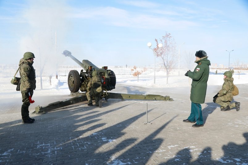 Полуденный выстрел прогремел в Хабаровске в честь Дня героев Отечества Предоставлено пресс-службой Восточного военного округа