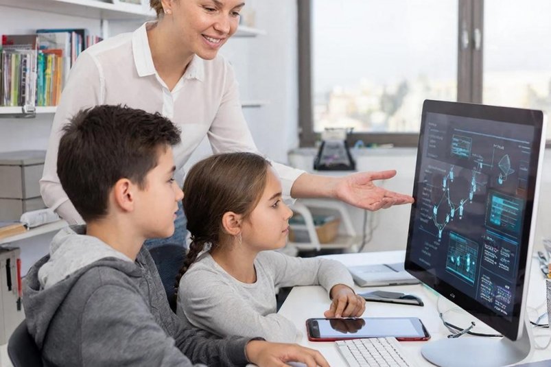 Школа программирования Сгенерировано нейросетью Сбера Kandinsky (18+)