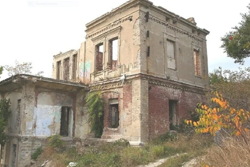 Руины исторической дачи в Новороссийске можно арендовать за рубль на 49 лет Скриншот с сайта  torgi.gov.ru